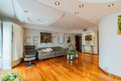 Venta Departamento 4 Ambientes Con Dependencia En Flores Sobre Avenida Avellaneda