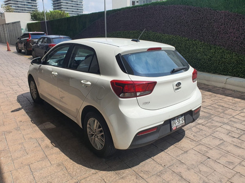 Imagen 6 de 12 de Kia New Rio Ex Hb 2018