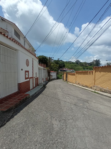 Casa Tipo Tonwhouse En Venta En La Macarena