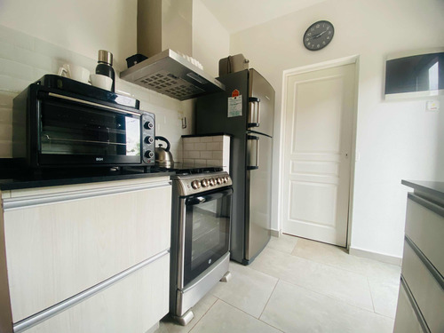 Venta De Excelente Casa. Barrio Santa Elena, Pilar Del Este