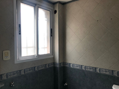 Hermosa Casa Con Pileta En Plátanos