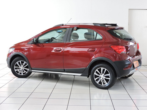 Imagem 2 de 20 de Chevrolet Onix 1.4 Mpfi Activ 8v 2018