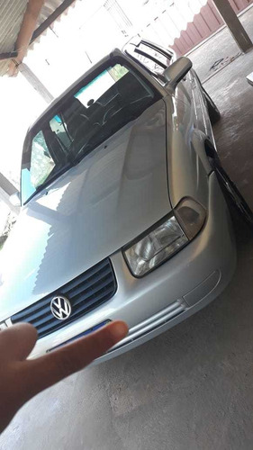 Volkswagen Santana 2000 2.0 4p
