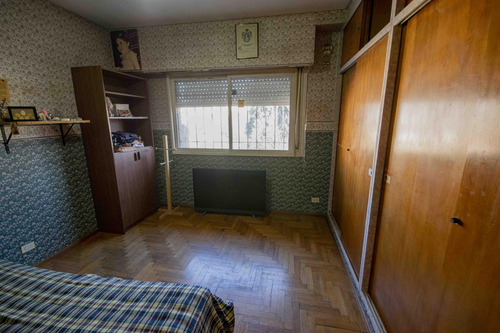 Casa De 4 Ambientes En Venta, En Martínez.