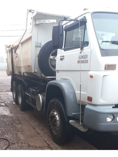 26-220 6x4 3-eixos 2p Caçamba 15 M3