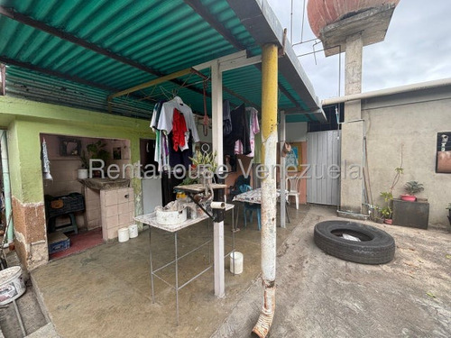 & Maria Luisa Mendoza Vende Espectacular Casa Ubicada En Barquisimeto Zona Oeste Dispone De 5 Habitaciones 2 Baños Con 365m2 Contactame, 2 5 2 3 9 8 4
