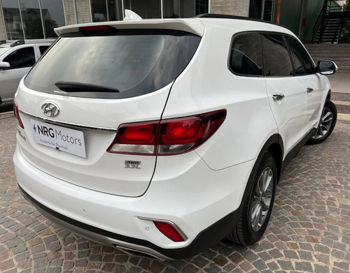 Imagen 5 de 14 de Hyundai Grand Santa Fe 3.3 V6 7p Gls At6 2019