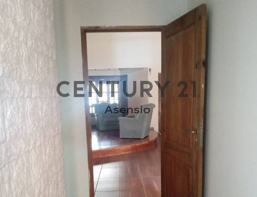 Imagen 10 de 26 de Casa Quinta Venta 8 Ambientes Isidro Casanova Centro