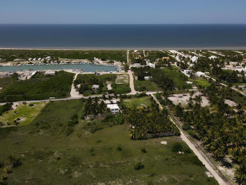 Terreno En Esquina A 200 Metros De La Orilla Del Mar En Venta En Telchac Puerto