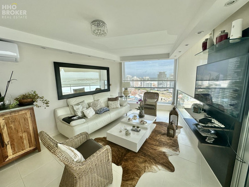Imagen 4 de 30 de Departamento En Venta. Vista Al Mar. Playa Mansa. - Punta Del Este Mansa
