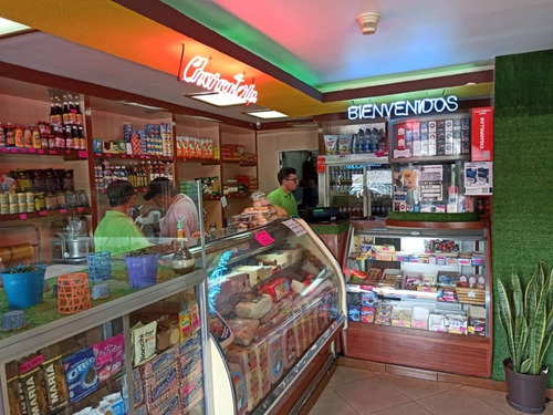 Bajo De Precio. Excelente Panadería, Ubicada Cerca Del Centro Medico Docente El Paso.