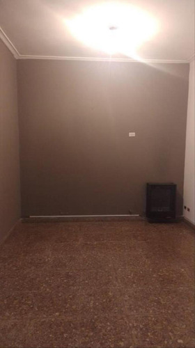 Casa De 2 Dormitorios En Alquiler, Zona Parque Savedra