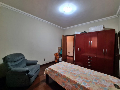 Casa Em Lote Inteiro No Bairro Serrano - 1157