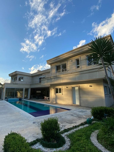 Tamboré 01 | Casa Alto Padrão | 5 Suítes | A Venda | Amplo Living | Salão De Festas | Fino Acabamento - Cnc1228