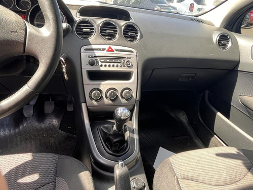 Imagen 13 de 16 de Peugeot 408 2.0 Allure 143cv Gdr