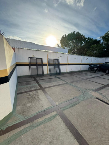 Departamento En Venta Dos Ambientes Con Cochera En Merlo