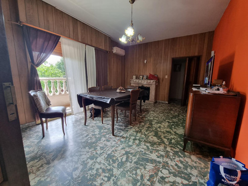Casa Para 2 Flia, Con Quincho Y Pileta, Venta