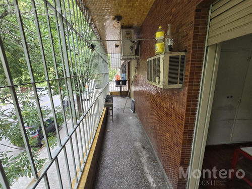 Ph En Villa Urquiza, Gran Balcon A La Calle, Cochera, 1 Piso X Escalera