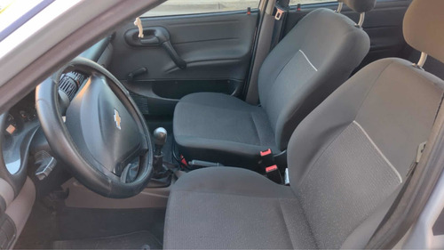 Imagen 10 de 13 de Chevrolet Classic 2014 1.4 Ls Abs Airbag