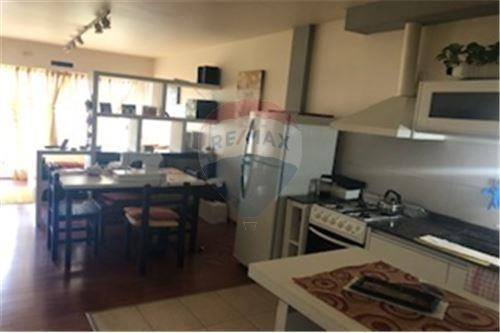 Venta Monoambiente Con Balcón Caseros. Oportunidad
