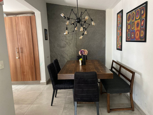 Imagen 3 de 13 de Casa En Venta Remodelada De 320 M2 A Un Paso De La Herradura
