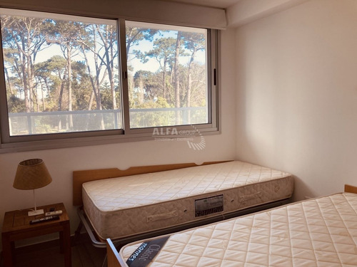 Imagen 18 de 22 de Apartamento En Venta De 2 Dormitorios Con Parrillero Propio, Punta Del Este