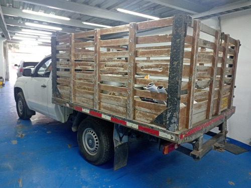 Imagen 4 de 8 de Volkswagen Amarok Estacas