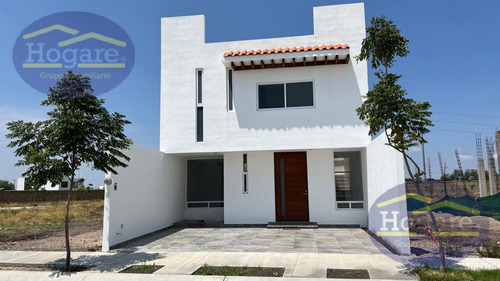 Casa En Venta Mayorazgo, Privada Santo Domingo, Zona Sur, León Gto