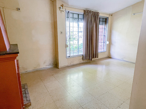 Venta Dos Casas 4 Dormitorios Colón Con Cochera