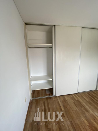 Imagen 17 de 30 de Venta Departamento Un Dormitorio Al Frente Con Balcón Y Cochera - Centro