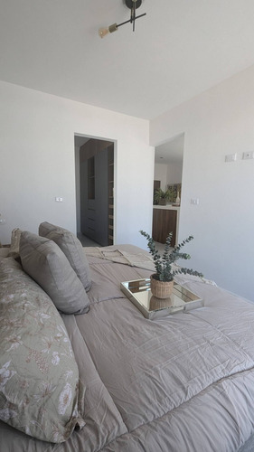 Estrena Casa En Zibata, 4 Recamaras, 3 Baños Completos, Equipada, Lujo