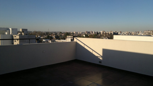 Departamento Al Frente  Con Cochera Y Terraza Exclusiva- Castelar