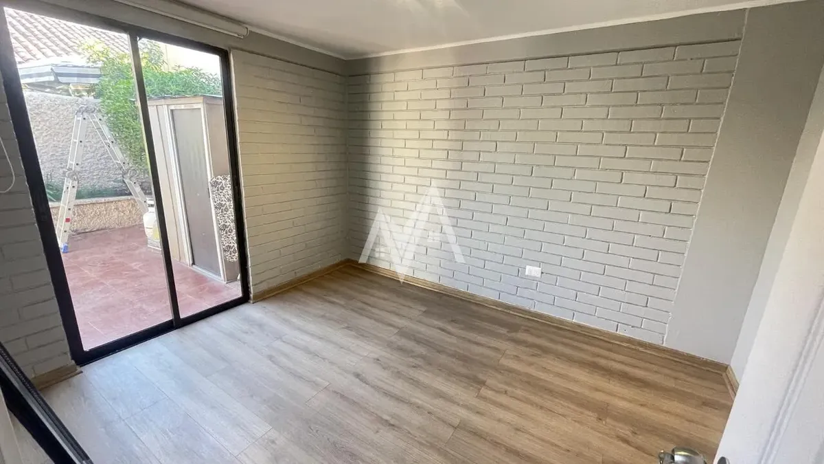 Imagen 4 de 12 de Propiedad De 4d2b En Macul En Venta
