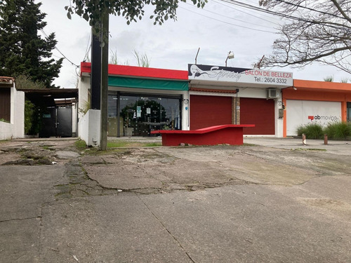 Imagen 1 de 2 de Venta Local Con Renta Carrasco Norte