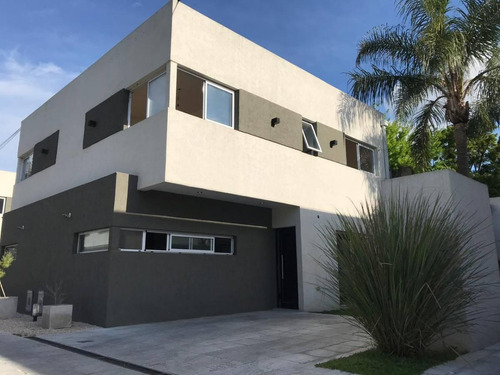 Dúplex De 2 Dormitorios En Venta | Calle 489 Entre Centenario Y 14