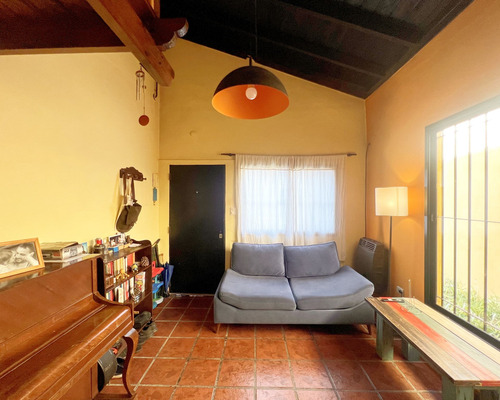 Venta Casa 2 Ambientes Jardín Parrilla Turdera
