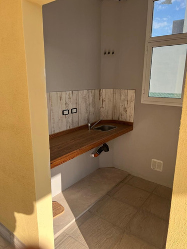 Amplia Casa Quinta Tipo Rural En Barrio Real A Estrenar De Junín (b) 3 Dormitorios.