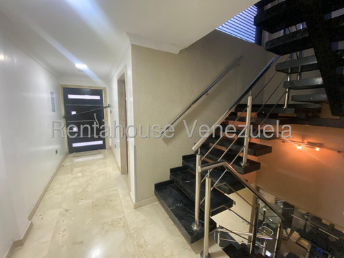 Casa De Lujo En Venta Ubicada En El Trigal Norte Fmp Moderna Recien Remodelada Con Cocina Italiana.