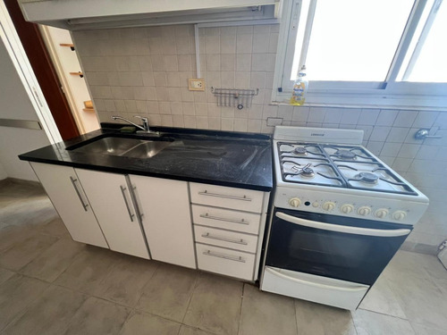 Imagen 15 de 24 de Departamento 4 Ambientes Al Frente Con Balcón Corrido Y Baulera