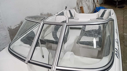 Lancha Larsen Marine Mistic 4.60