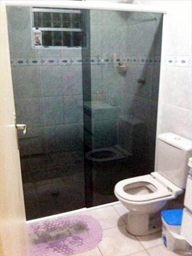Imagem 3 de 20 de Casa Terrea Em São Vicente, Ampla, 2 Dorm, 1 Suíte, 2 Vagas De Garagem! - Hm1563