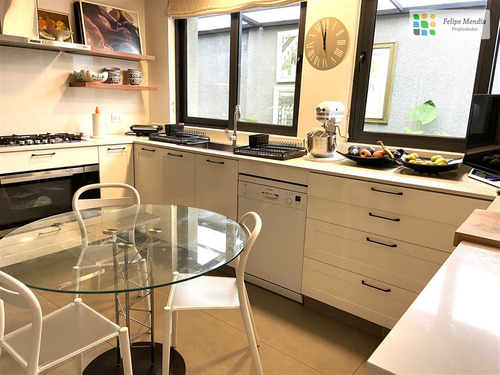 En Condominio, Como Nueva, 3 Dorm.3 Bños. Servicio Completo.