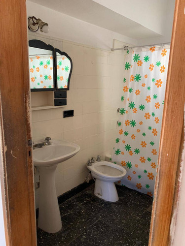 Casa 2 Dormitorios Banfield Con Cochera