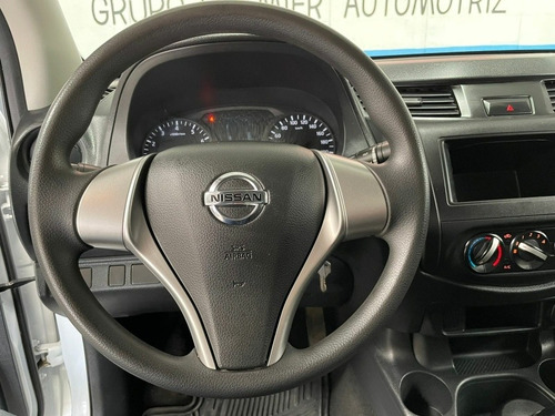 Imagen 10 de 12 de Nissan Np300 2020 2.5 Chasis Cabina Dh Aa Pack Seg Mt