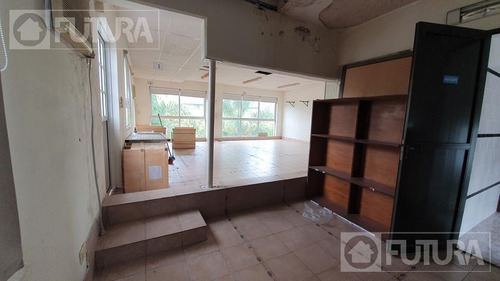 Imagen 18 de 29 de Gran Local En Venta Con Potencial Institucional O De Viviendas