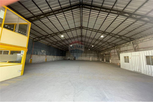 Bodega 700 M2 Caletera Varoli - 70 Uf Mas Gtos Com
