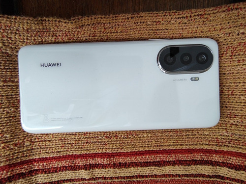 Celular Huawei Nova Y70 Blanco