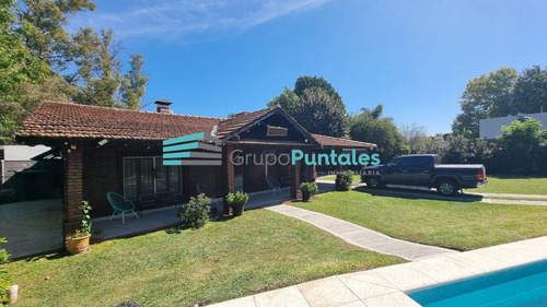 Casaquinta En Barrio La Union, A Mts De El Trebol, Con 3 Dormitorios Y Piscina