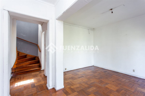 Hermosa Casa En Venta De 4 Dorm 3 Baños. En Ñuñoa.