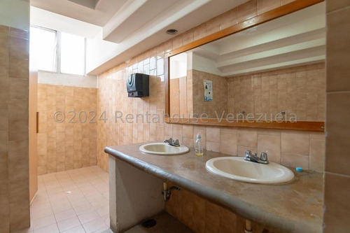 Edificio Comercial En Venta Mls #24-17255